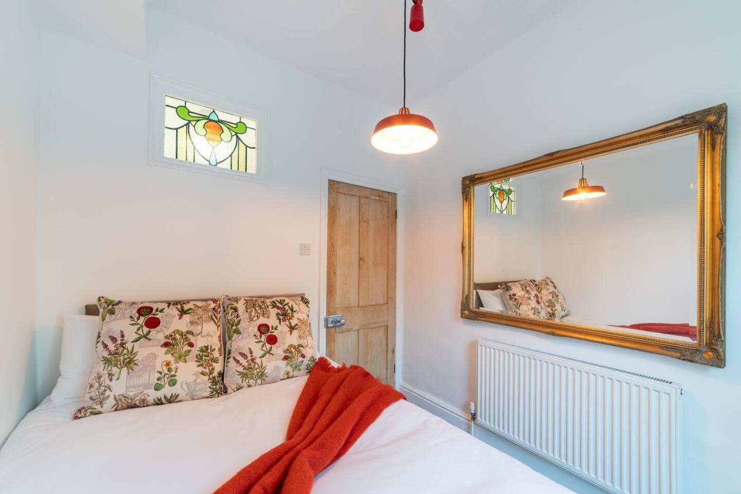 By Seftonlark Lane Wm Games Parking Holiday home *